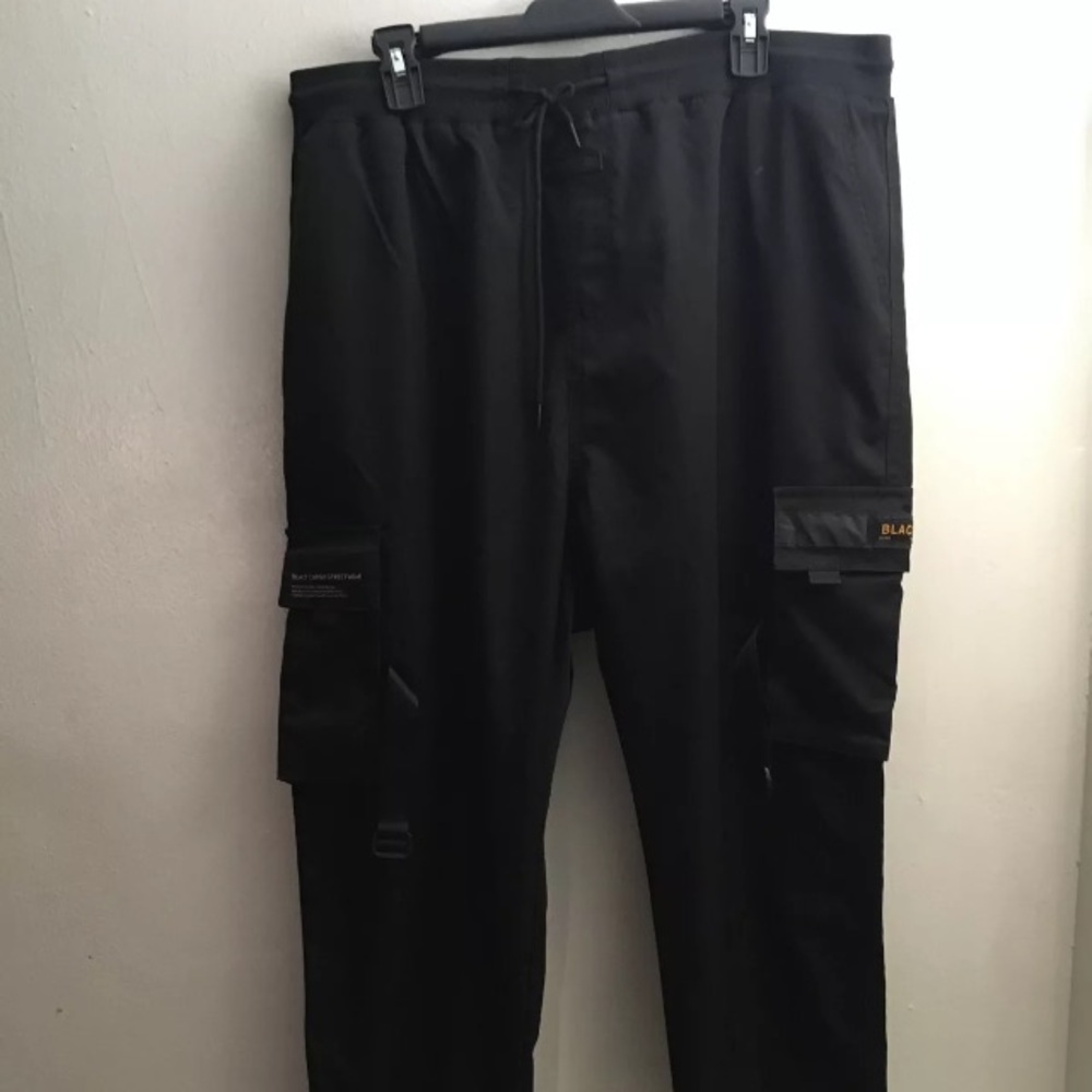 Men’s BT Black Cargo Streetwear Cargo Tapered Pants Size 40 Black Drawstring